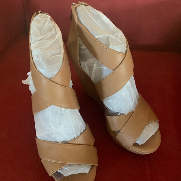 NWOT- Jessica Simpson Wedges - Buff /Nude - Picture 5 of 14